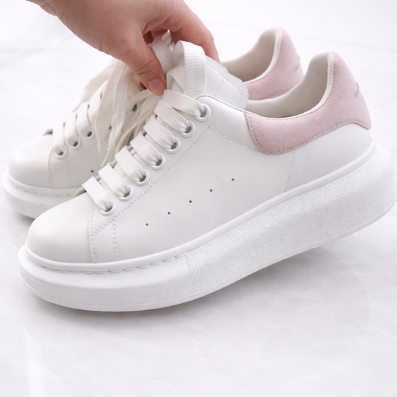 Alexander McQueen Women's Oversized Suede Heel Detail Sneakers - Picture 3 of 3